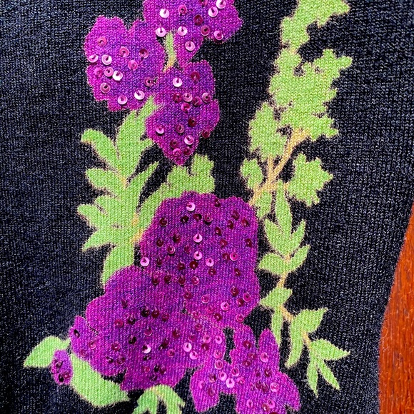 Gorgeous embroidered cardigan with sequin, satin and lace details. - Picture 5 of 7